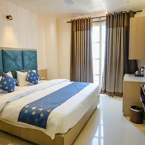 sri-shyam-villas-varanasi.hotels-varanasi.com/